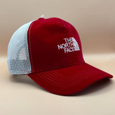 کلاه کپ قرمز مدل نورث فیس | خرید از شیپ شیپ