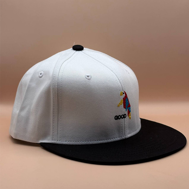 خرید کلاه کپ کره ای سفید مدل طوطی | خرید از شیپ شیپ جانبی