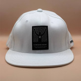 خرید کلاه کپ کره ای سفید مدل IN BROKEN HEART