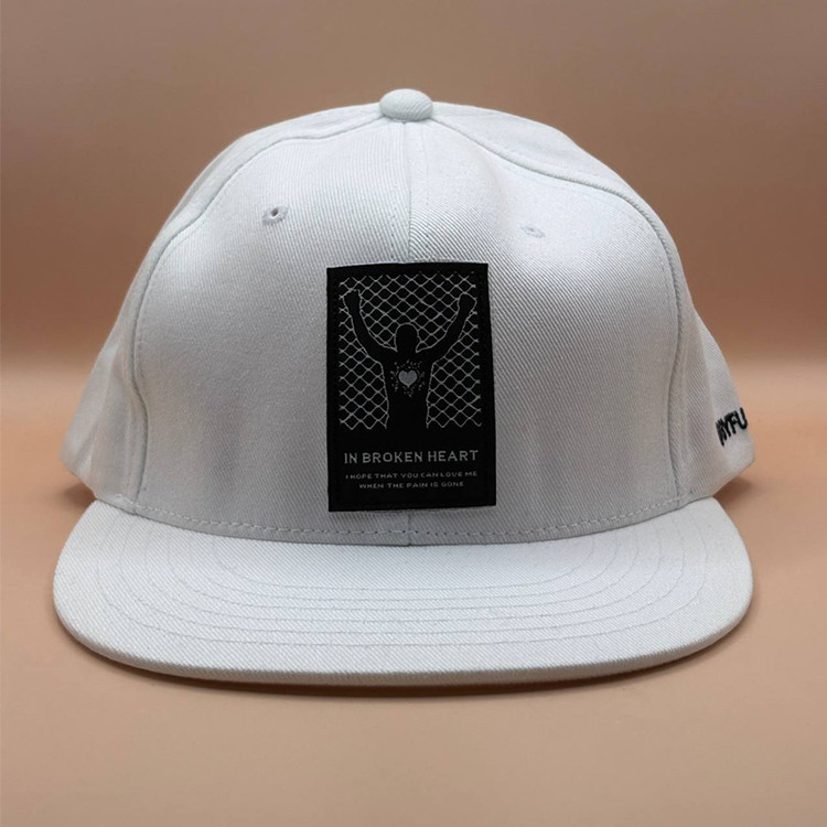 خرید کلاه کپ کره ای سفید مدل IN BROKEN HEART