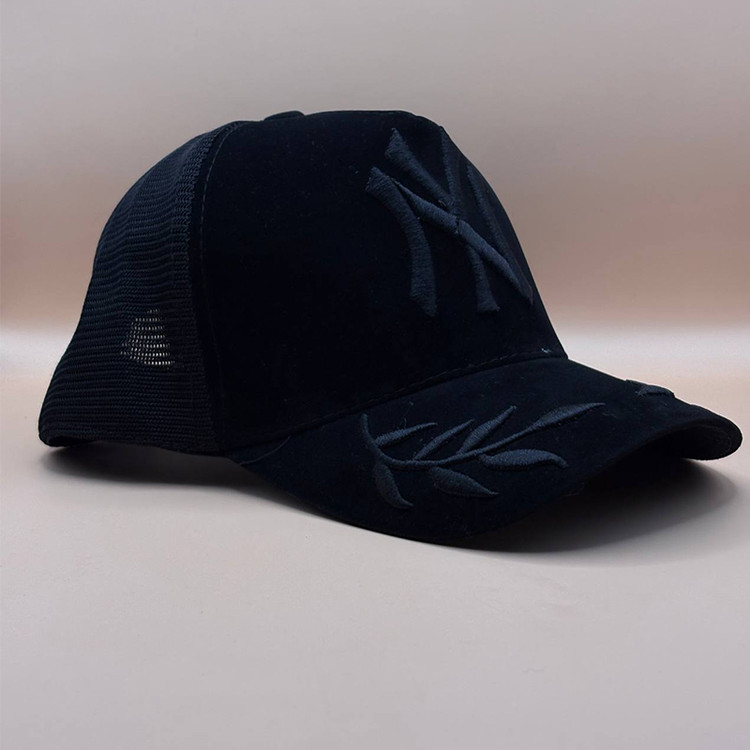 خرید کلاه کپ مشکی مدل گلدوزی دارپ