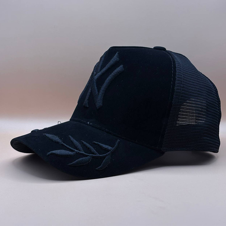 مناسب ترین کلاه کپ مشکی مدل گلدوزی دارپ