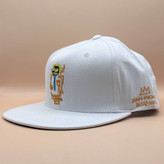 کلاه کپ کره ای سفید مدل گلدوزی