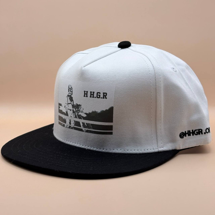 کلاه کپ کره ای سفید مدل H H.G.R